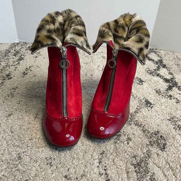 Marc Jacobs Red Patent Leather and Suede Bootie with Leopard Fur Lining size 6 - Picture 9 of 11